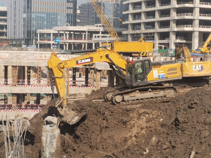 品质+节油+高效！esball官网电子游戏www.esball.comXE335GK助建亚洲最大地下空间
